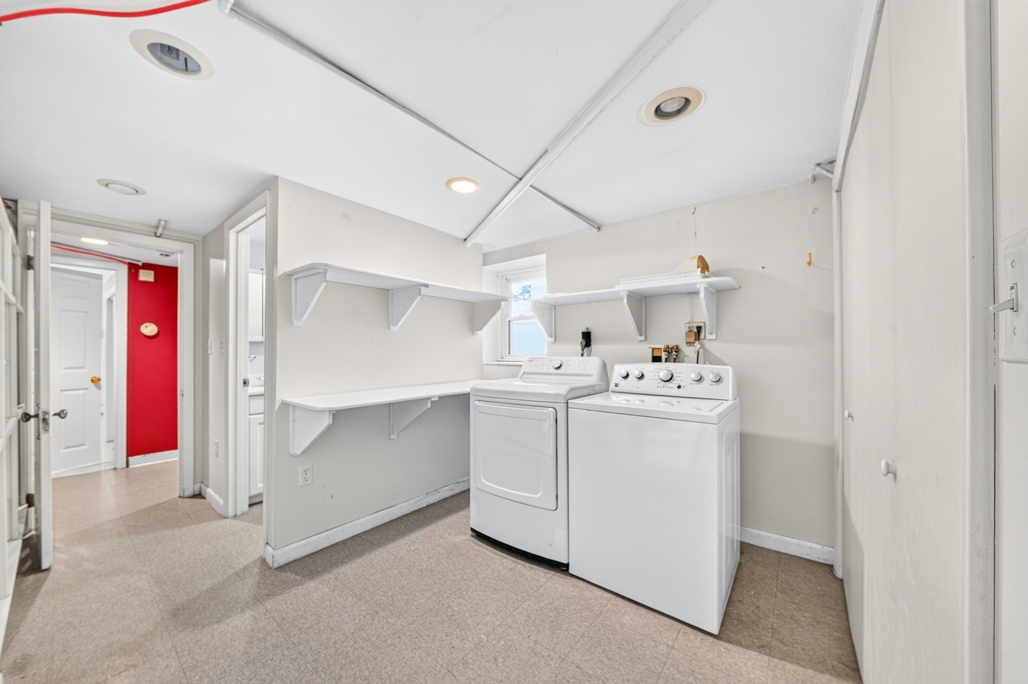 33 Fairchild Ave, Saugus, MA Photo #32