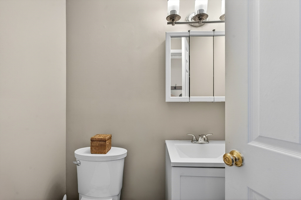 51 Olde Colonial Dr U:1 1