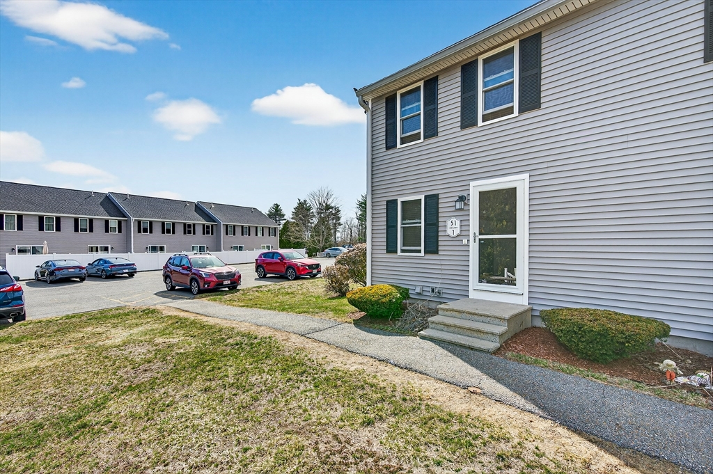 51 Olde Colonial Dr U:1 1