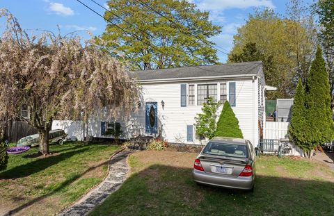 42 Hazel St Attleboro MA 02703