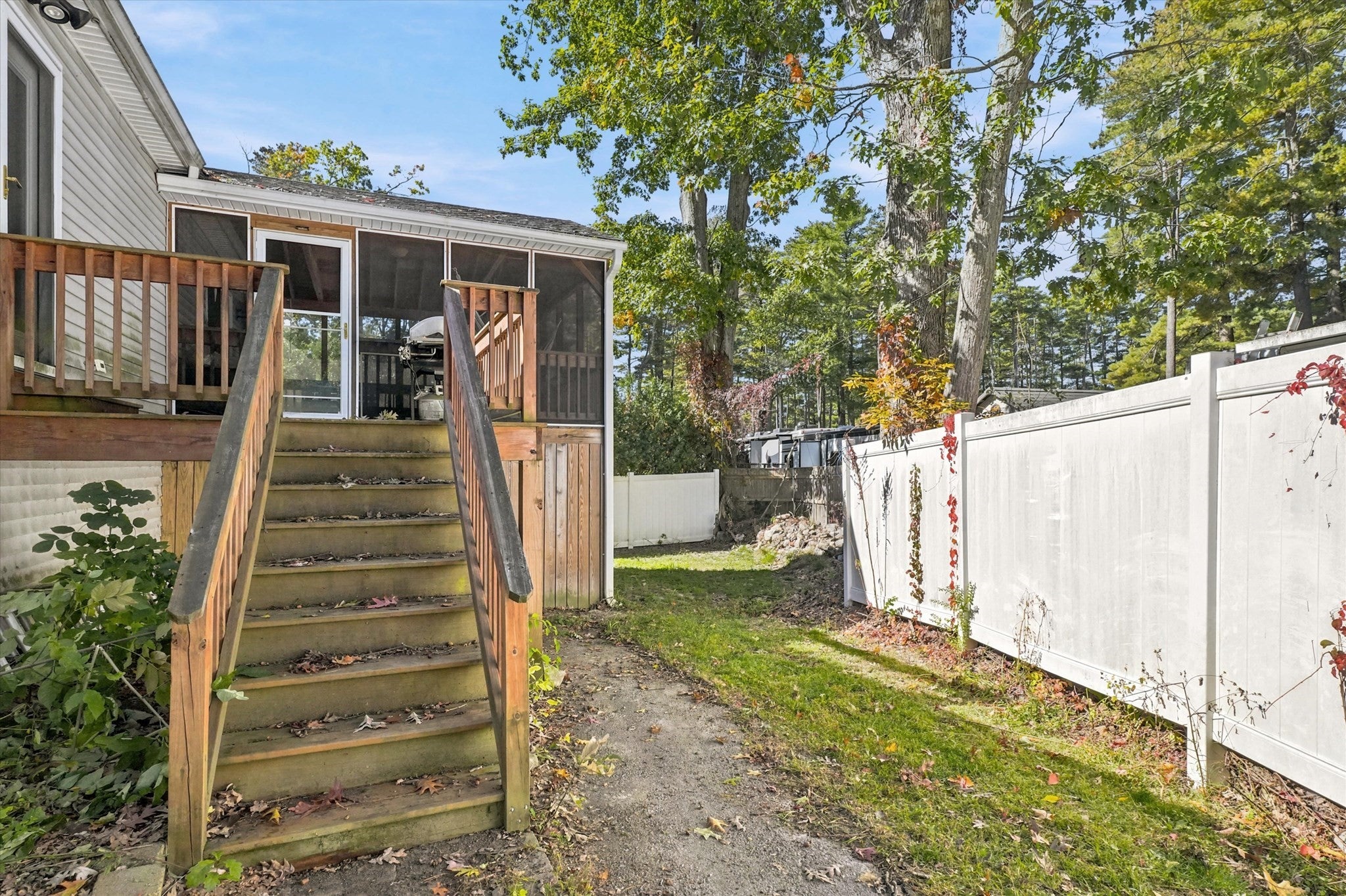 21 Browns Brook Rd, Webster, MA Photo #25