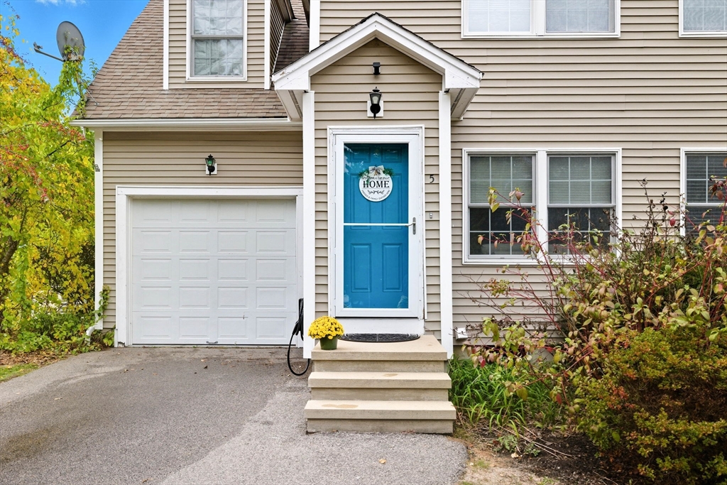 5 Carver Square Blvd 5