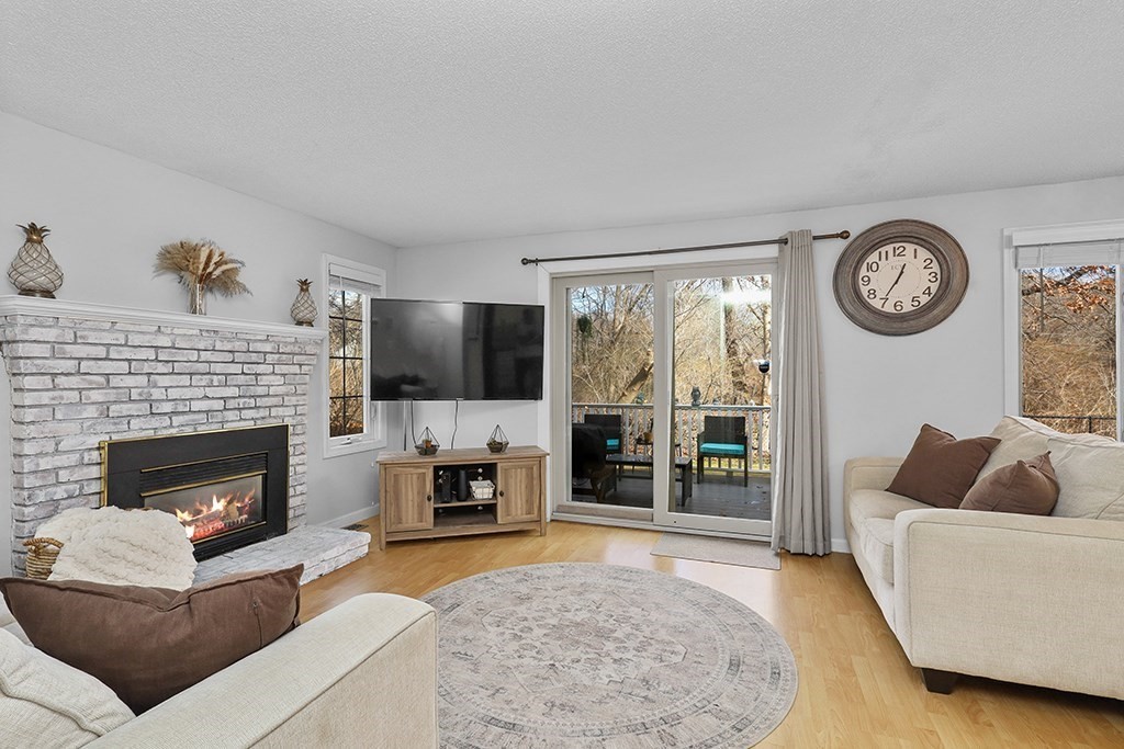 3 Strathmore Shire Dr A