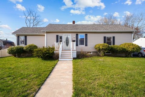 44 Daniel St Fairhaven MA 02719