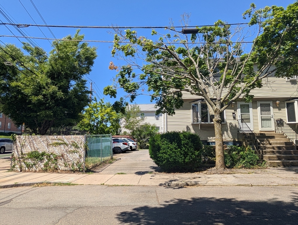 Photo 1 of 24 — 2 Myrtle 2, Somerville, MA 02145