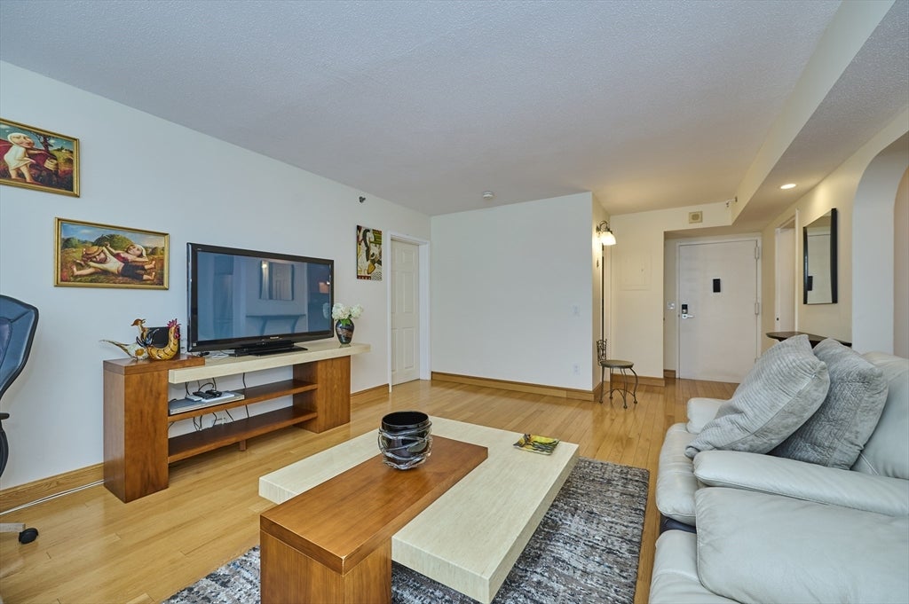 250 Hammond Pond Parkway #609S, Newton, MA Photo #3