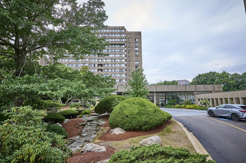 250 Hammond Pond Parkway #609S, Newton, MA Photo #2