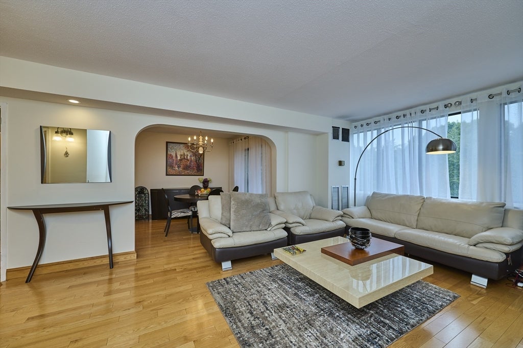 250 Hammond Pond Parkway #609S, Newton, MA Photo #5
