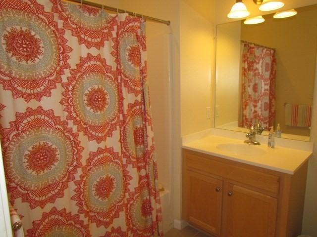 Waltham, Massachusetts 02451, United States, 2 Bedrooms Bedrooms, ,2 BathroomsBathrooms,Residential,Active,197850