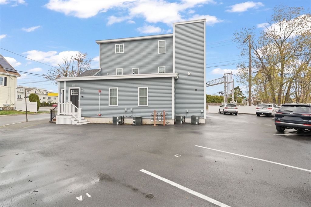 492 Cabot Street #1A, Beverly, MA Photo #4