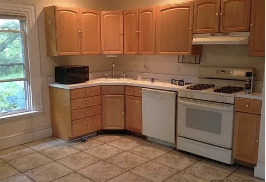 399 Newtonville Ave 2