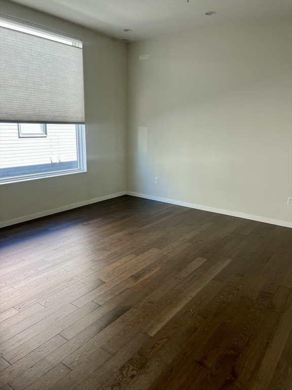 509 E 1st St 7