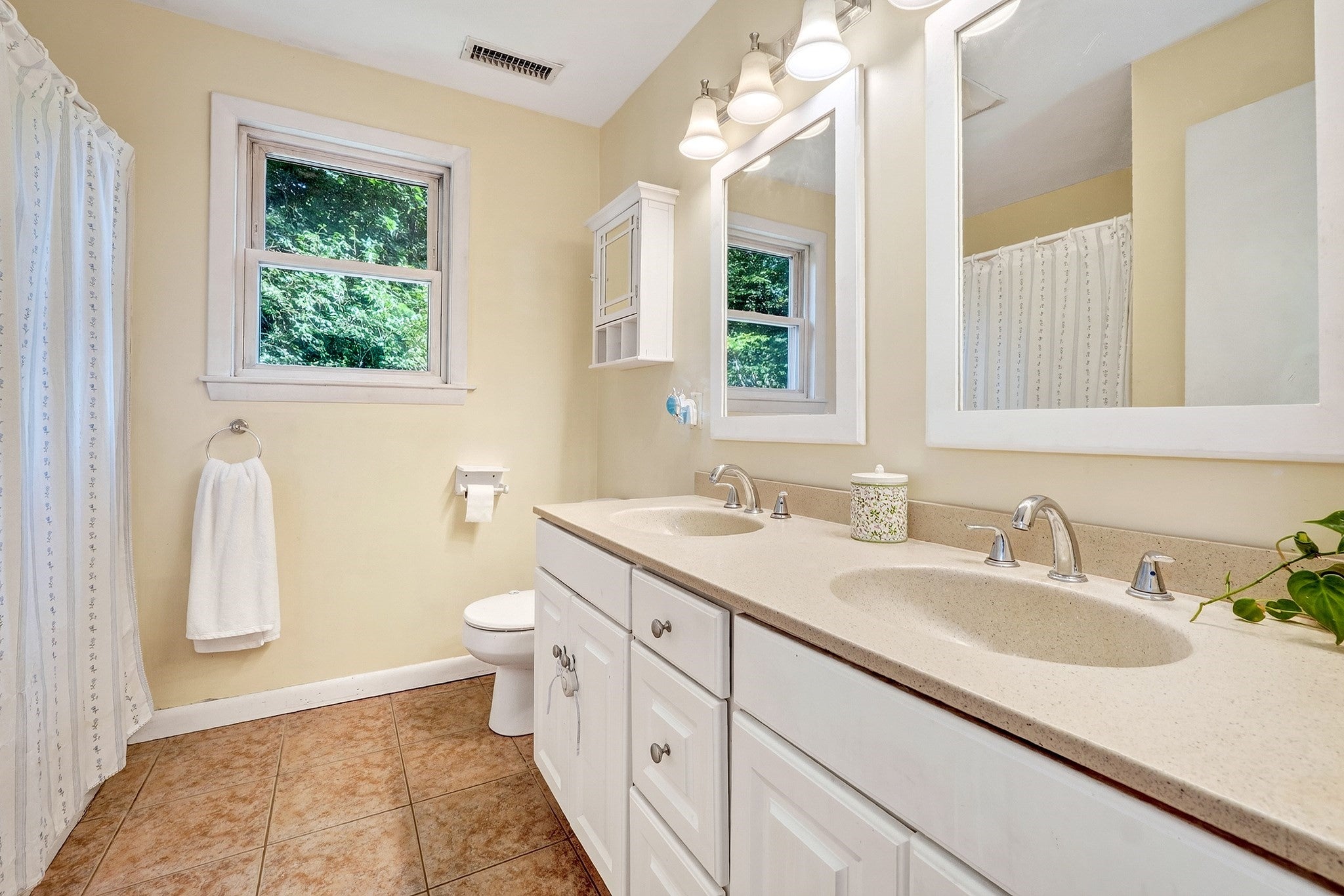 203 Lakeview Ave, Tyngsborough, MA, 203 Lakeview Ave, Tyngsborough, MA Photo #12