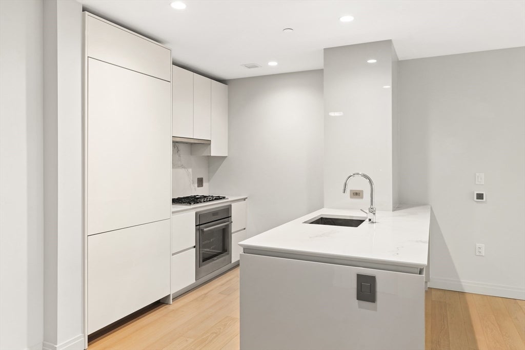 133 Seaport Blvd 1509