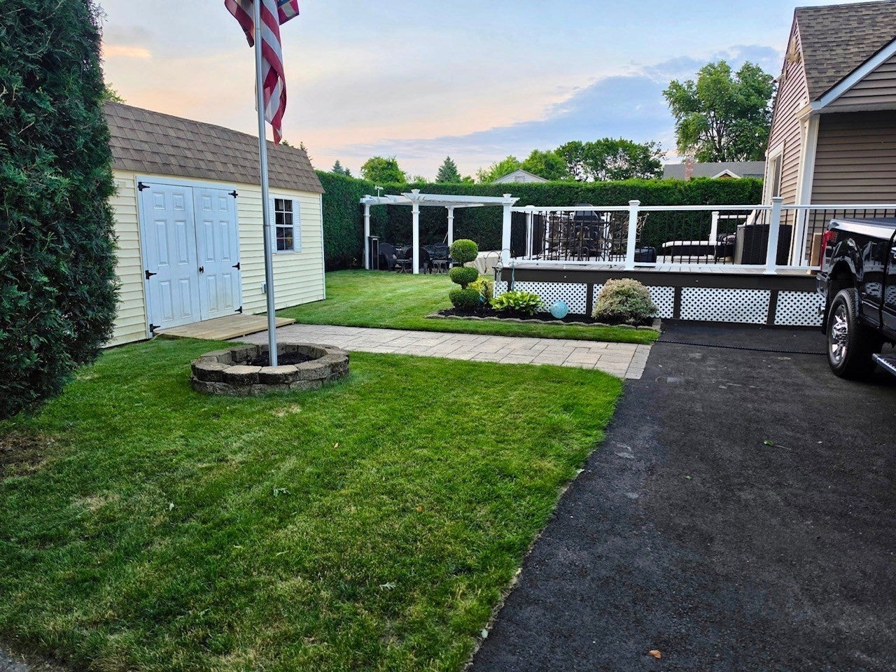417 River Rd