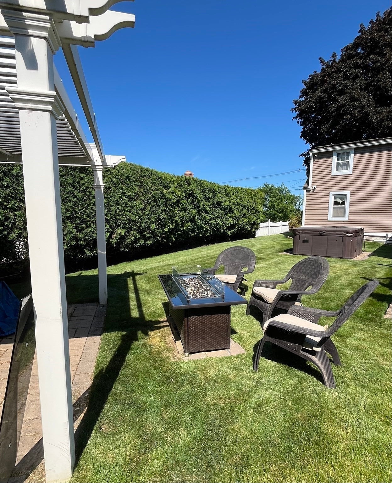 417 River Rd