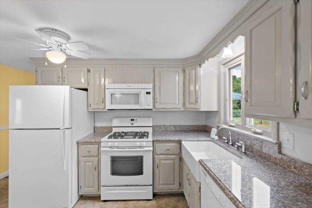 33 Homestead Ln, Falmouth, MA, 33 Homestead Ln, Falmouth, MA Photo #23