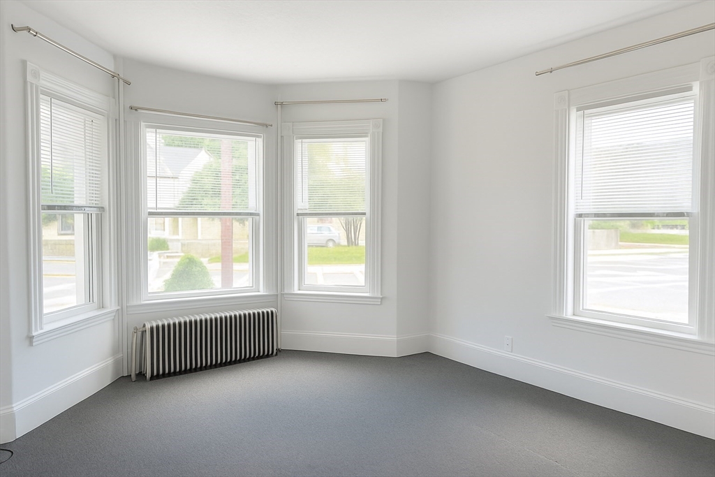 381 Hunnewell St 381