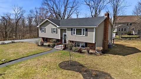 75 Whitehall Ln Reading MA 01867