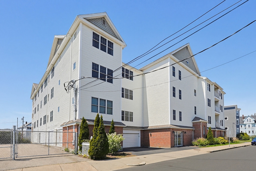 51 Pearl St 205