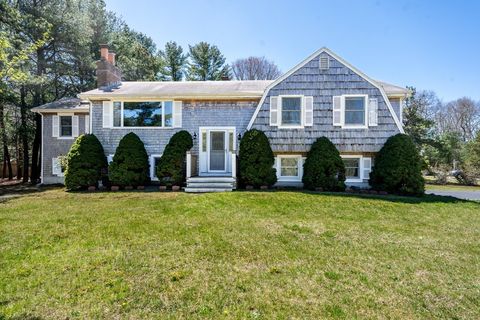 Photo of 29 Carl Landi Cir, Falmouth, MA 02536 (MLS # 73509783)