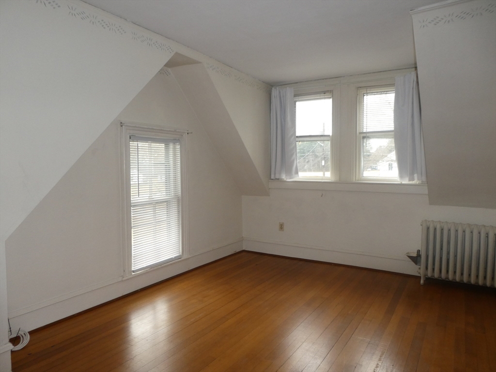 231 Pleasant Street 2