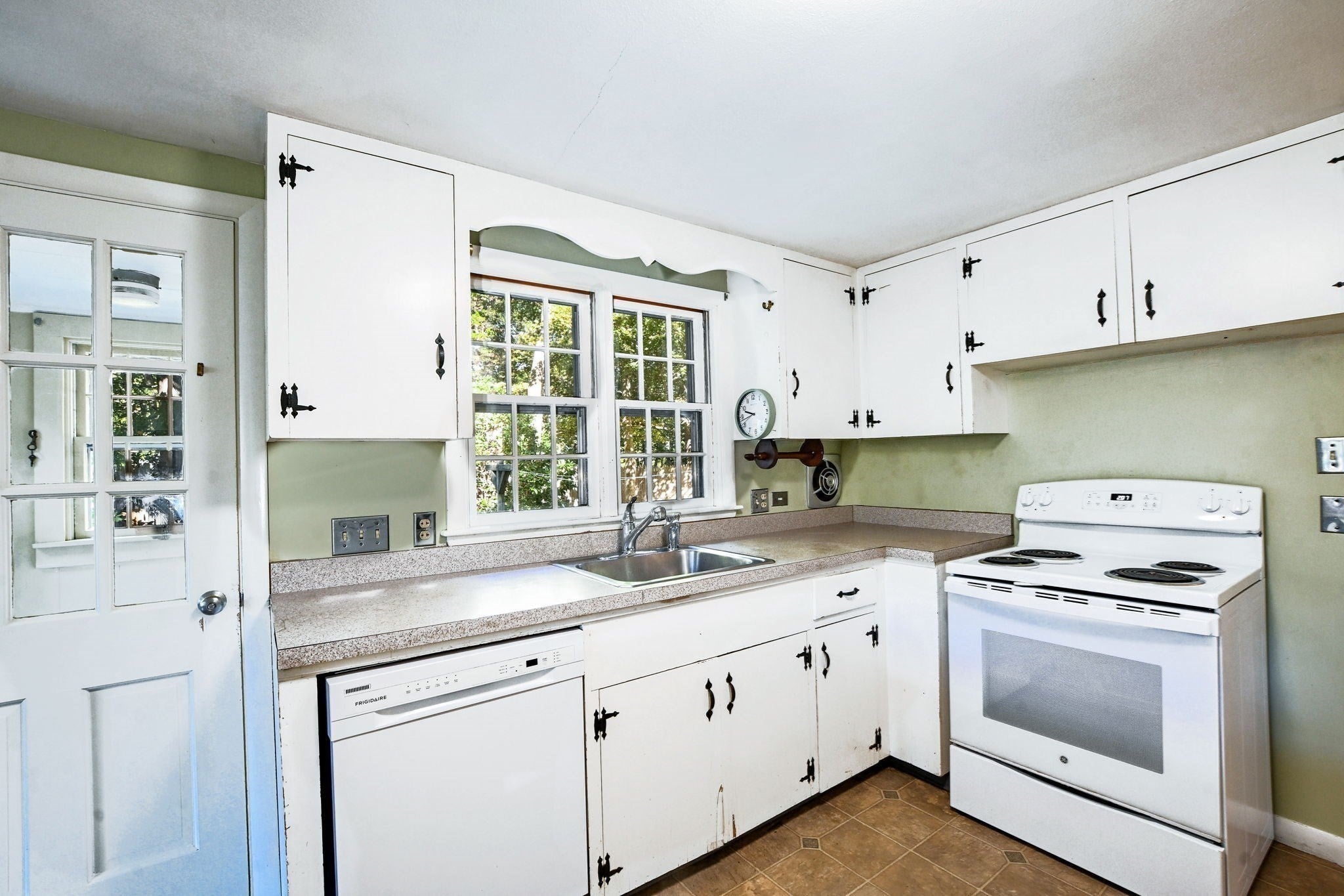 28 Annette Ave, Falmouth, MA, 28 Annette Ave, Falmouth, MA Photo #7