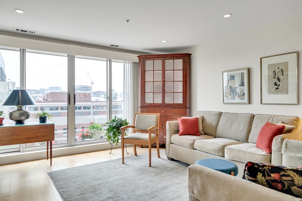 6 Canal Park 703