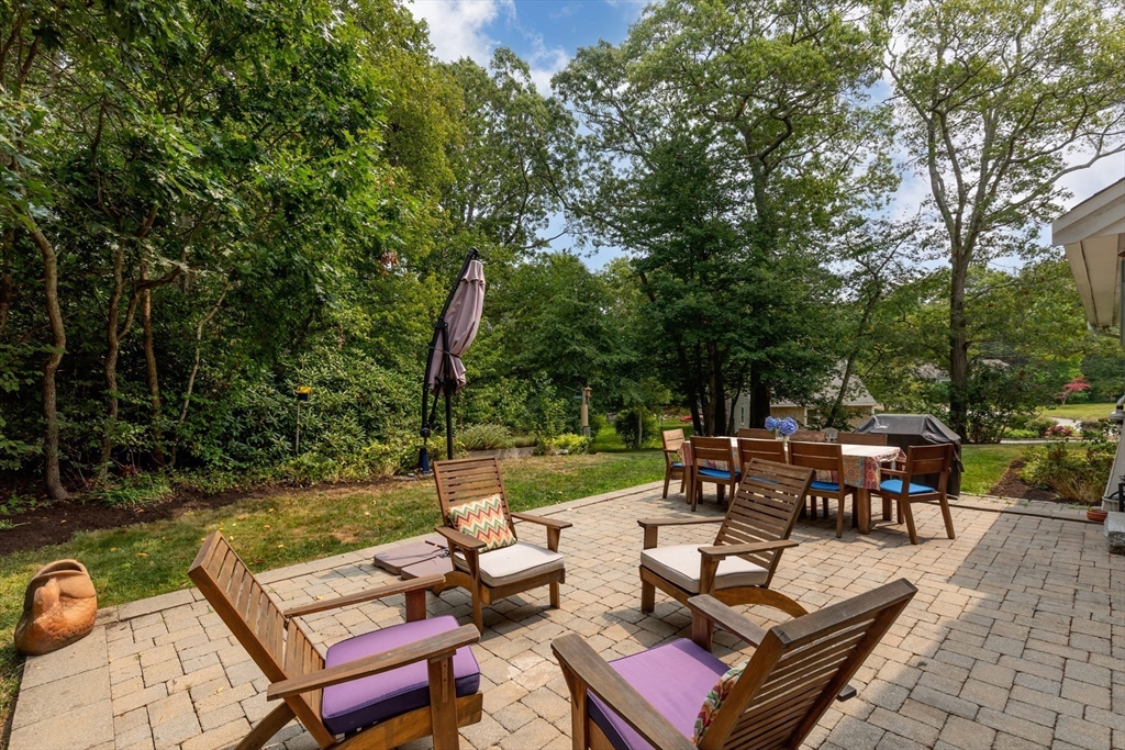 27 Moody Dr