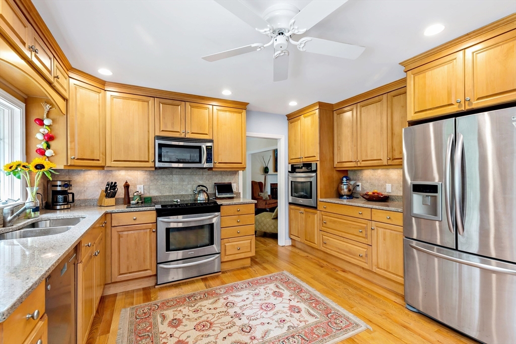 27 Moody Dr
