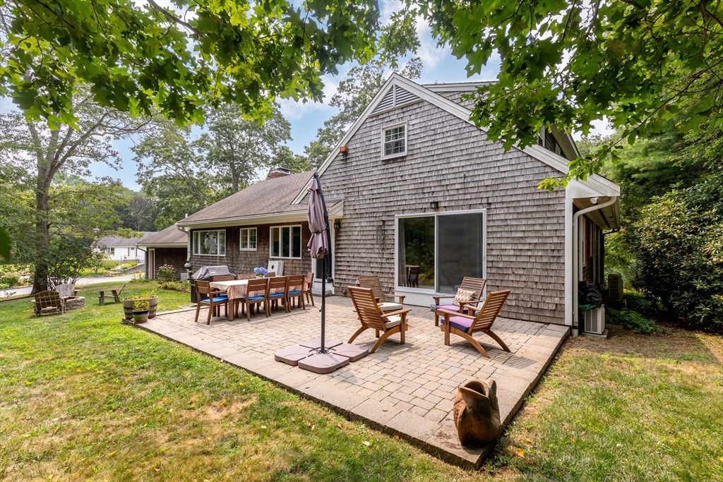 27 Moody Dr