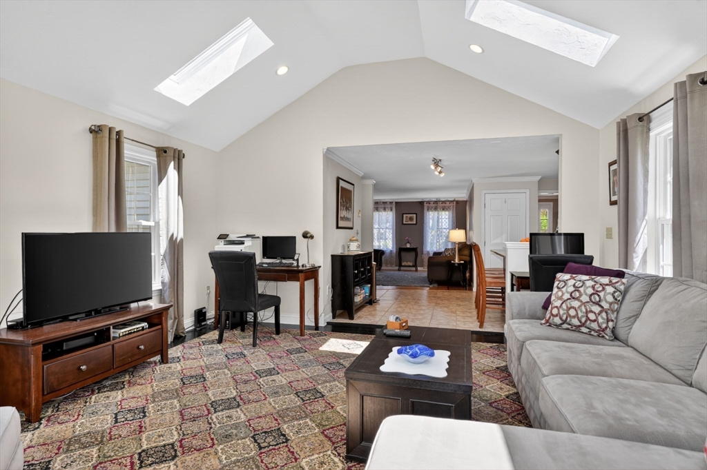 10 Cooper Dr, Franklin, MA, 10 Cooper Dr, Franklin, MA Photo #24