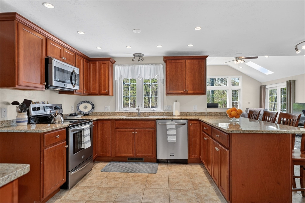 10 Cooper Dr, Franklin, MA, 10 Cooper Dr, Franklin, MA Photo #13