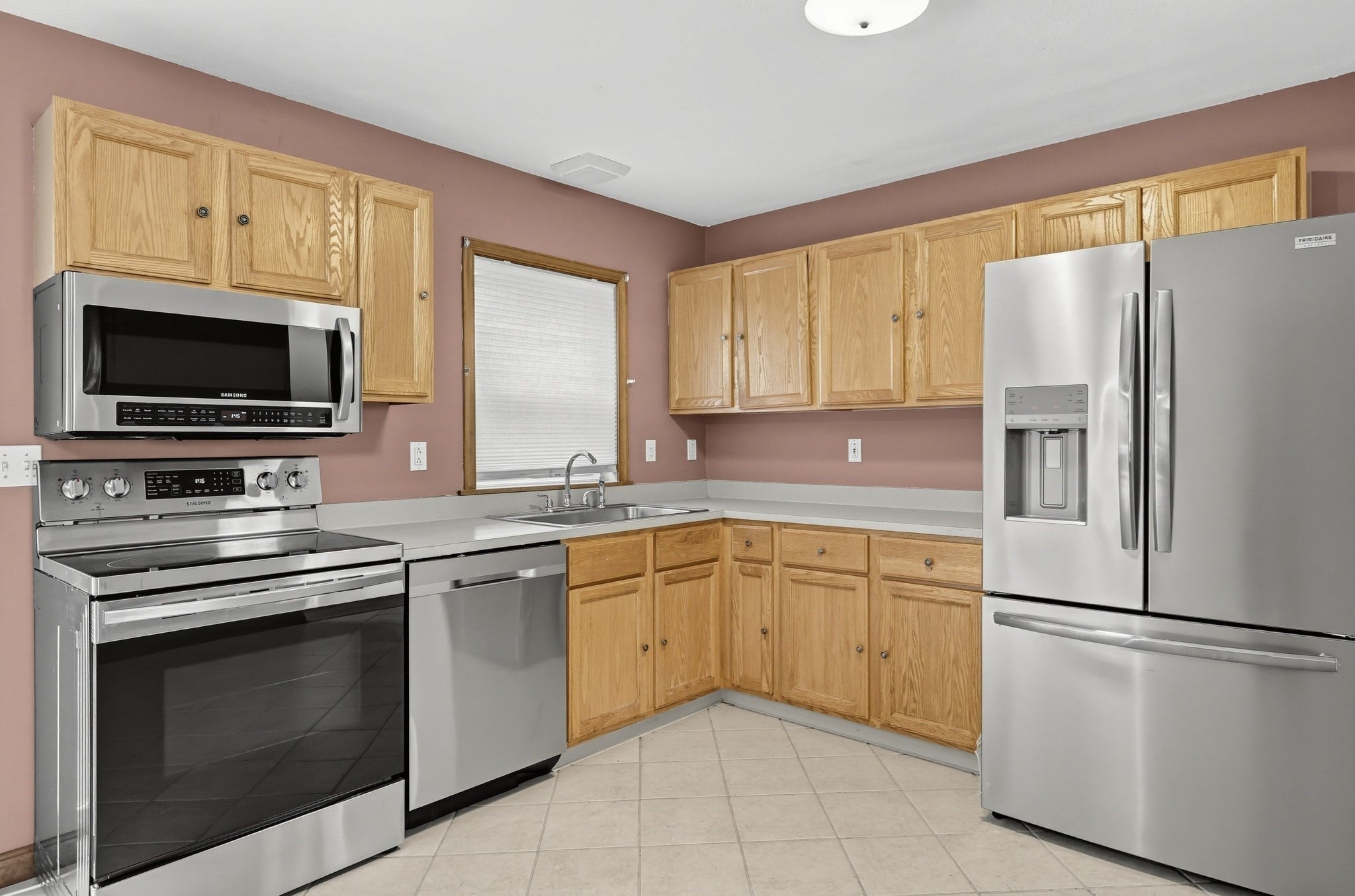 305 Wren St, Taunton, MA, 305 Wren St, Taunton, MA Photo #5