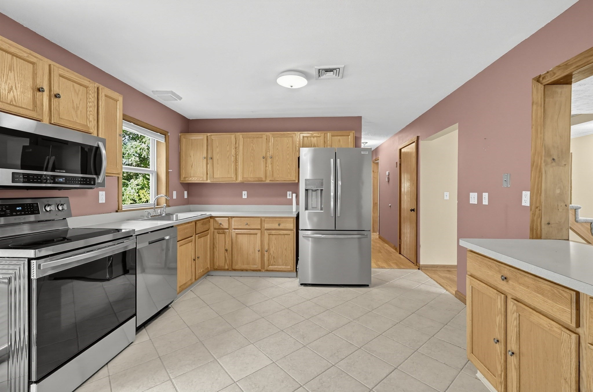 305 Wren St, Taunton, MA, 305 Wren St, Taunton, MA Photo #3