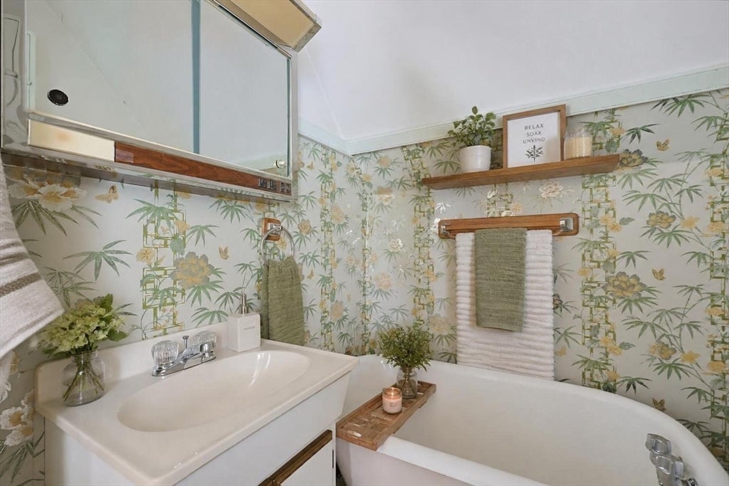 19 Irving St, Spencer, MA, 19 Irving St, Spencer, MA Photo #26