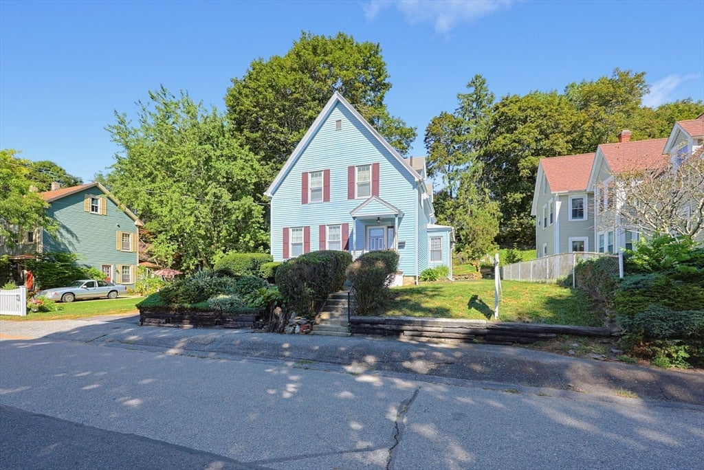 Photo of 19 Irving St, Spencer, MA