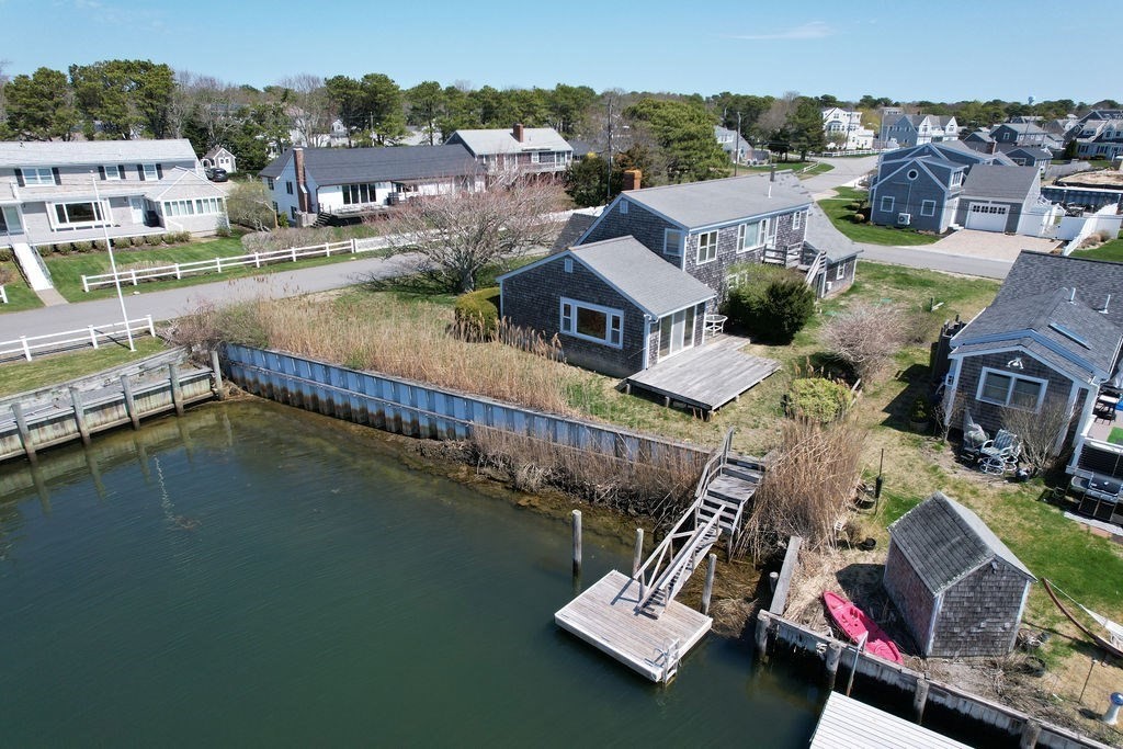 74 Merchant Ave