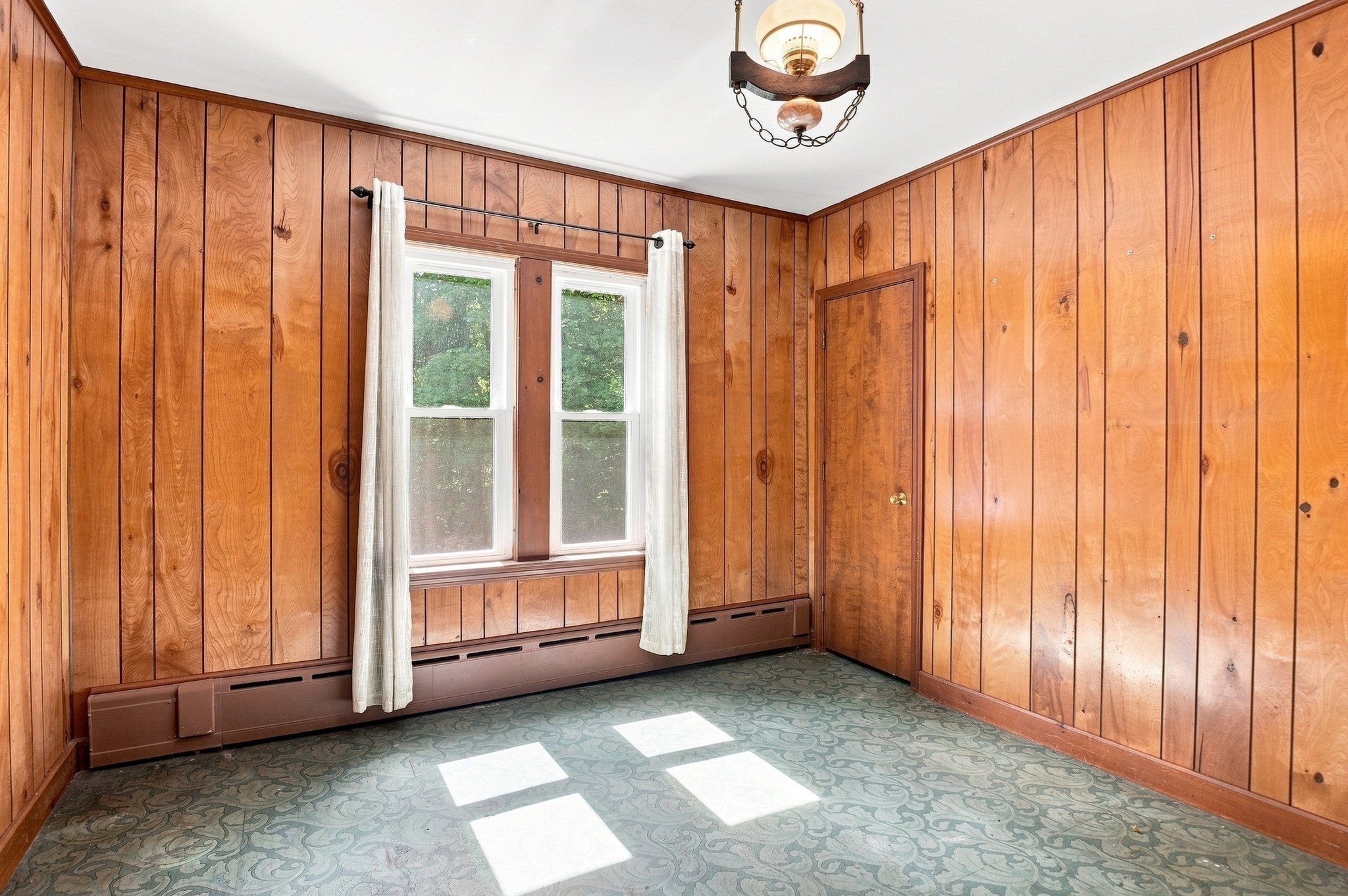 28 Eastern Avenue, Webster, MA Photo #13