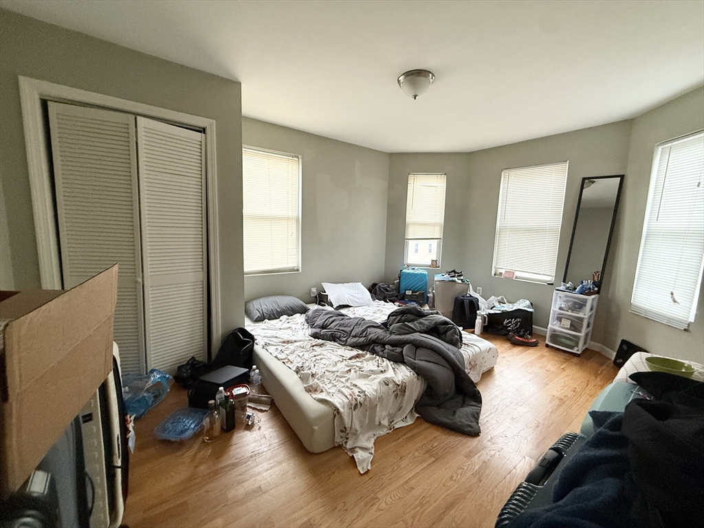 3977 Washington St 3