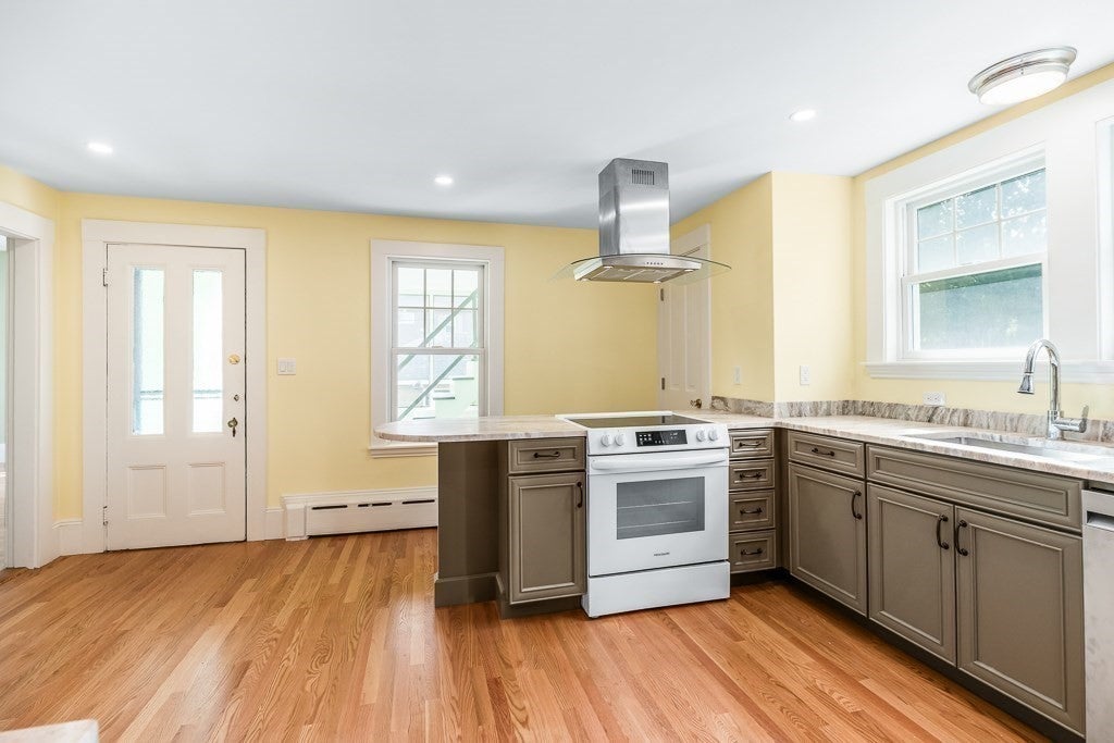 1 East Corning ST 1st floor, Beverly, MA, 1 East Corning ST 1st floor, Beverly, MA Photo #9