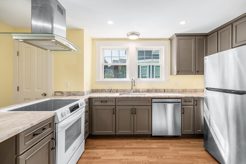 1 East Corning ST 1st floor, Beverly, MA, 1 East Corning ST 1st floor, Beverly, MA Photo #11