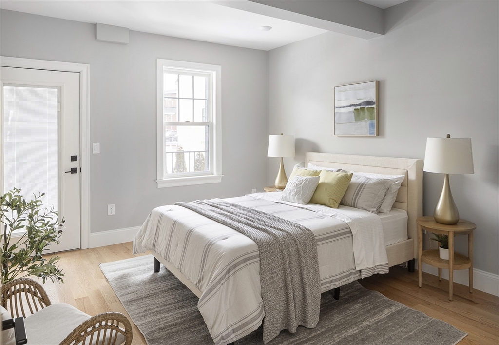 Boston, Massachusetts 02128, United States, 2 Bedrooms Bedrooms, ,2 BathroomsBathrooms,Residential,Pending,10036