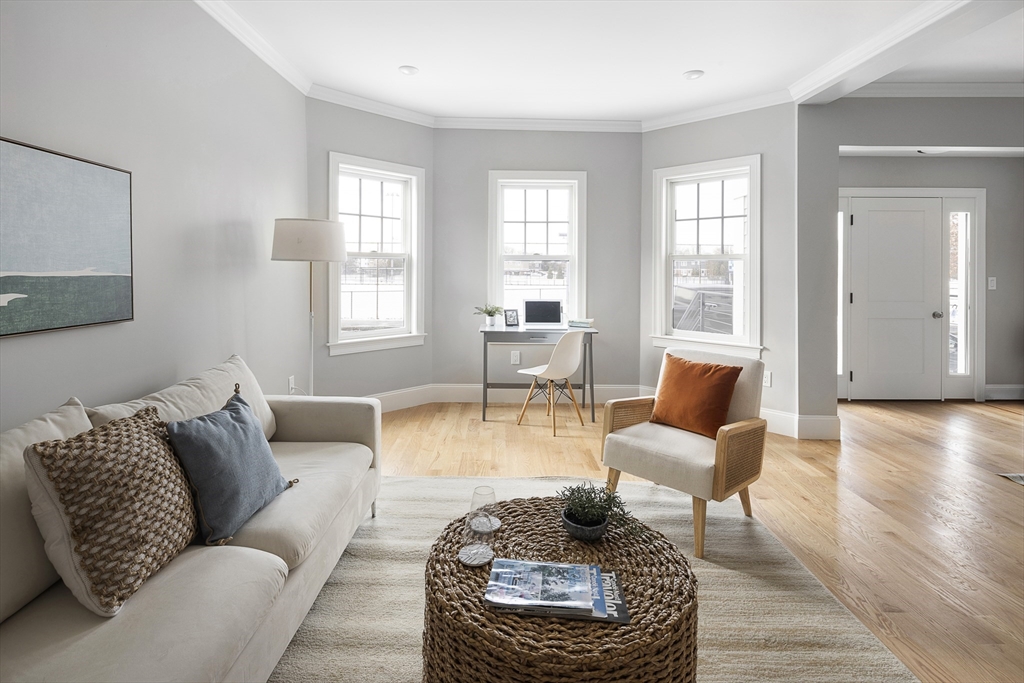 Boston, Massachusetts 02128, United States, 2 Bedrooms Bedrooms, ,2 BathroomsBathrooms,Residential,Pending,10036