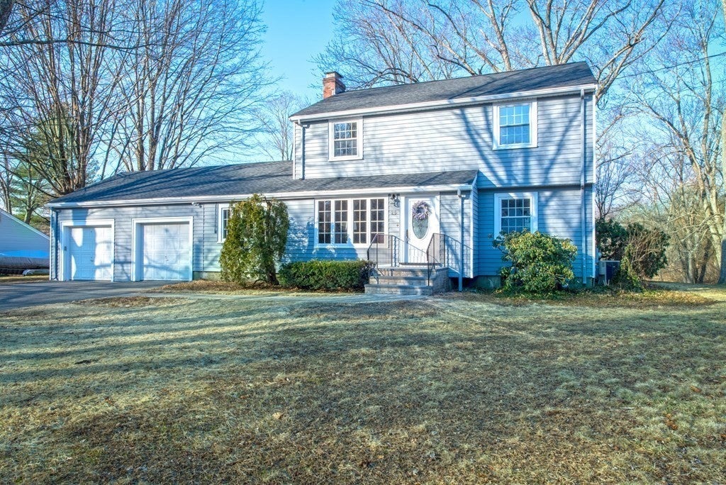 25 Snake Brook Road .