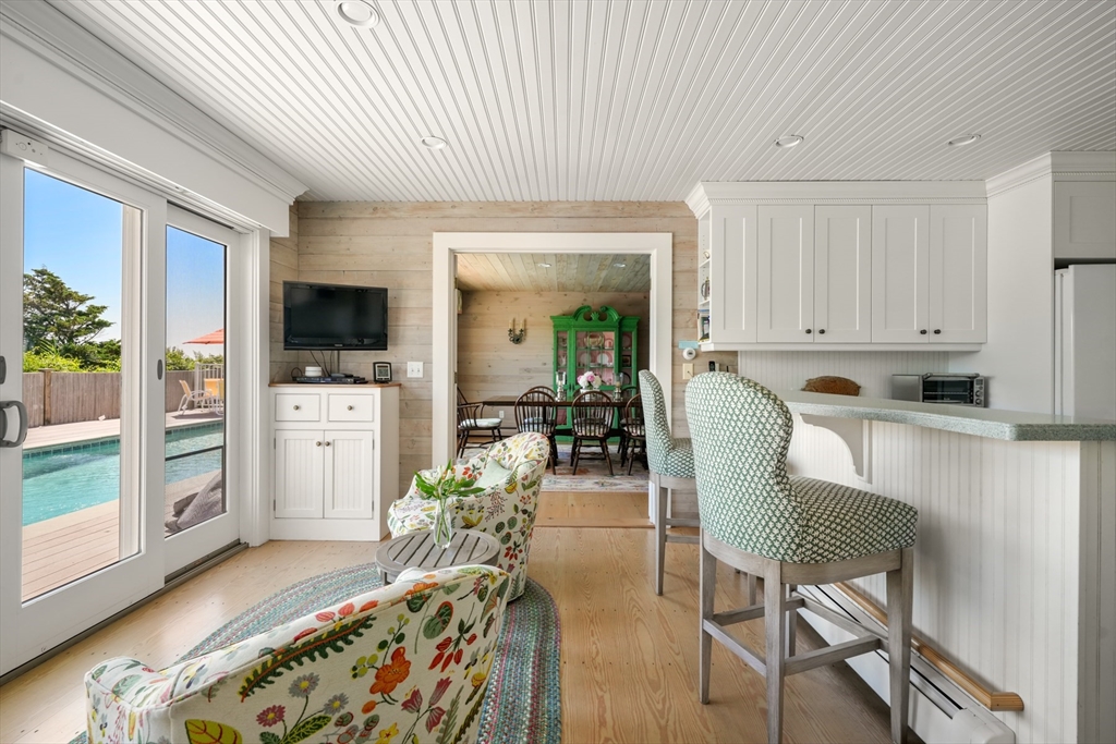 Barnstable, Massachusetts 02655, United States, 6 Bedrooms Bedrooms, ,5 BathroomsBathrooms,Residential,Active,198281