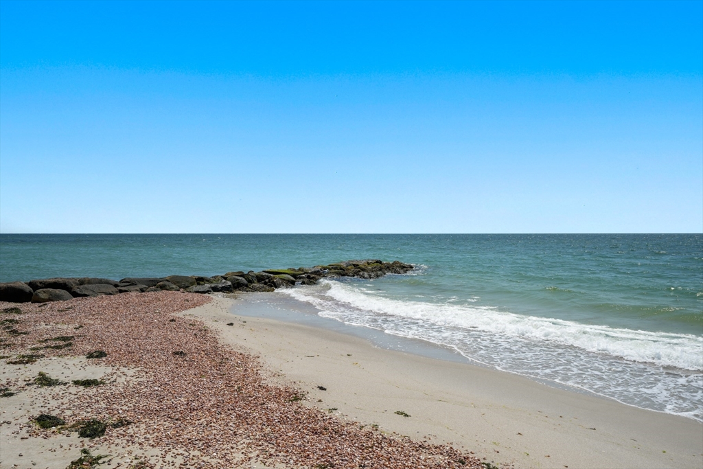 Barnstable, Massachusetts 02655, United States, 6 Bedrooms Bedrooms, ,5 BathroomsBathrooms,Residential,Active,198281