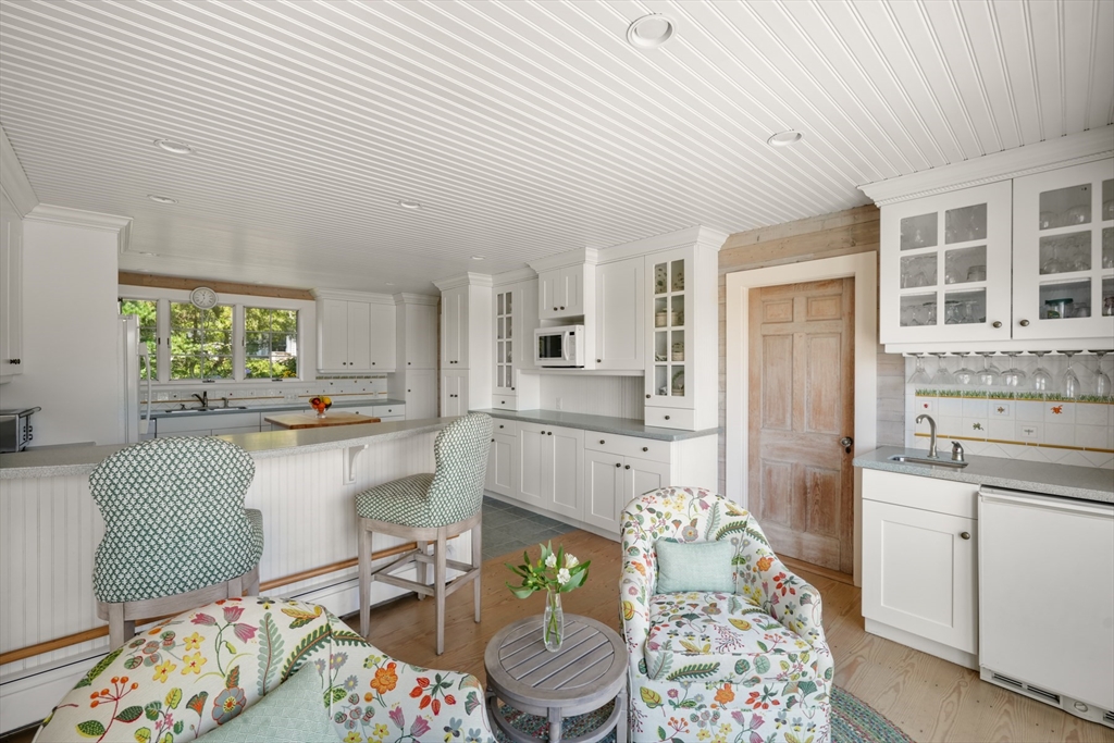 Barnstable, Massachusetts 02655, United States, 6 Bedrooms Bedrooms, ,5 BathroomsBathrooms,Residential,Active,198281