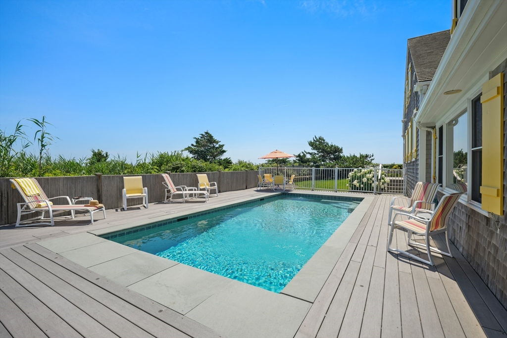 Barnstable, Massachusetts 02655, United States, 6 Bedrooms Bedrooms, ,5 BathroomsBathrooms,Residential,Active,198281