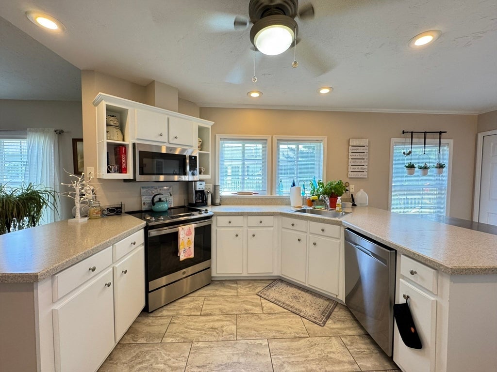 61 Brookstone Dr, Bridgewater, MA, 61 Brookstone Dr, Bridgewater, MA Photo #18